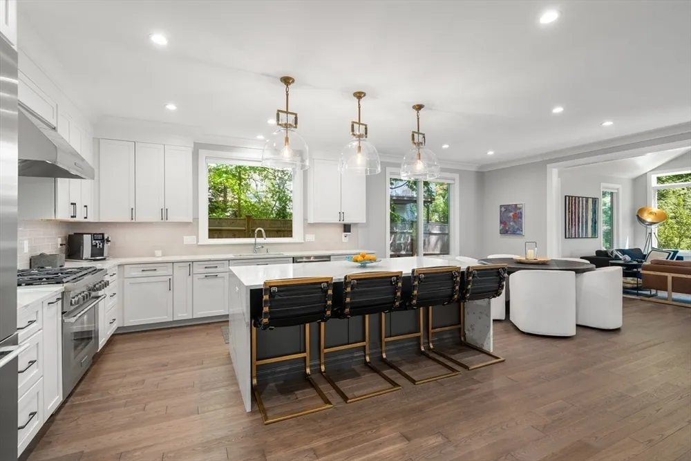 1058 Beacon St, Newton, MA 02459