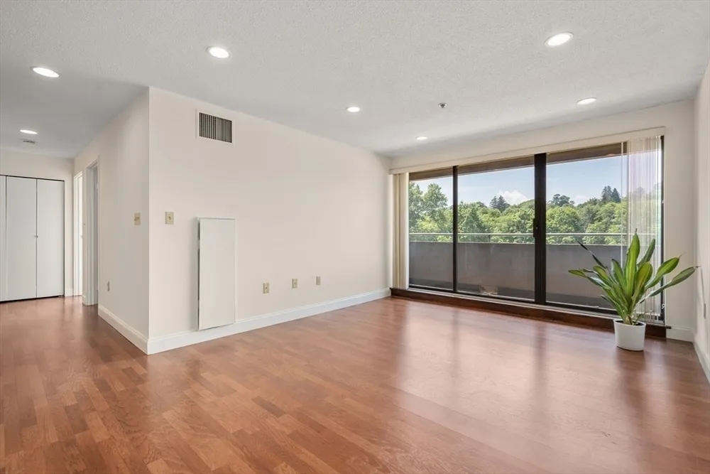 1 Adams St, Quincy, MA 02169