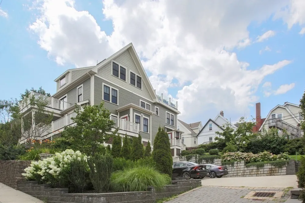 43 Salcombe St, Boston, MA 02125