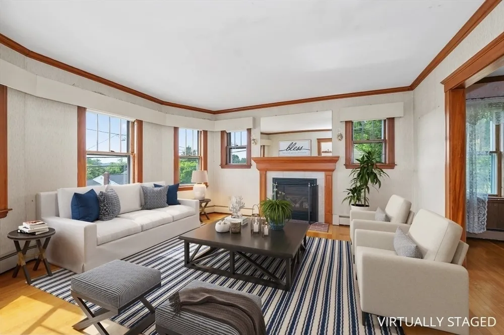 828 E Squantum St, Quincy, MA 02171