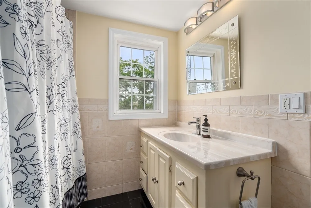 27 Windom St, Boston, MA 02134