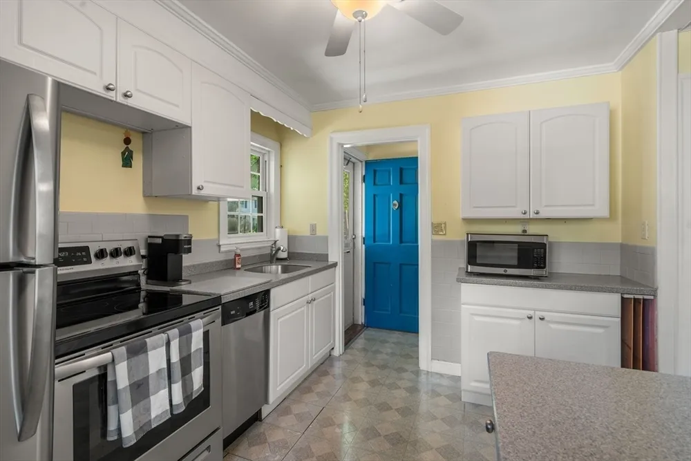 66 Sprague St, Dedham, MA 02026