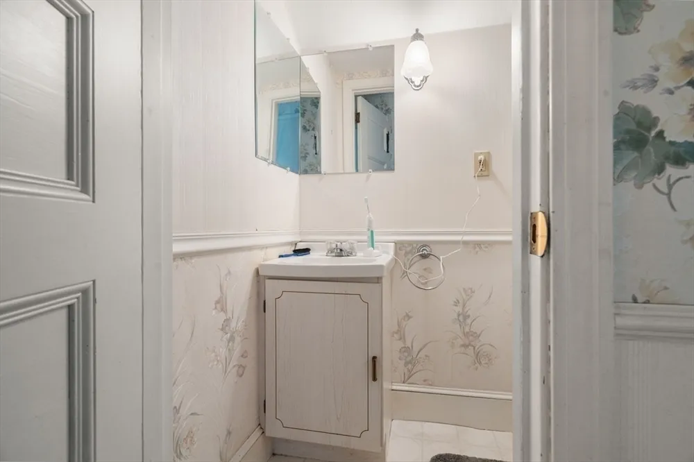 108 Langdon Ave, Watertown, MA 02472