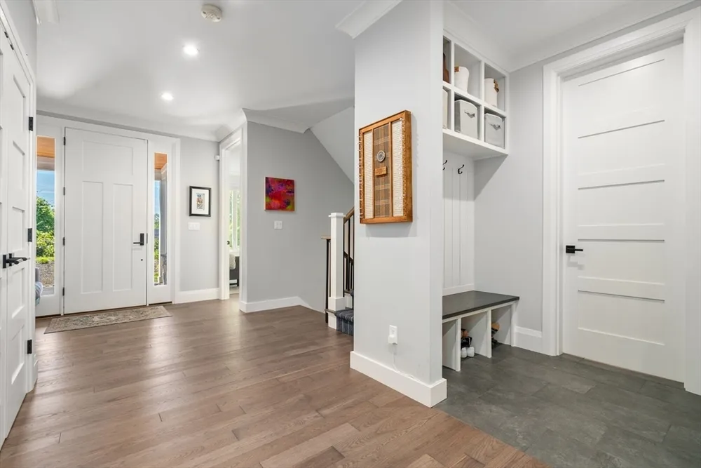 1058 Beacon St, Newton, MA 02459