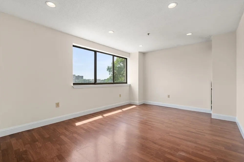 1 Adams St, Quincy, MA 02169