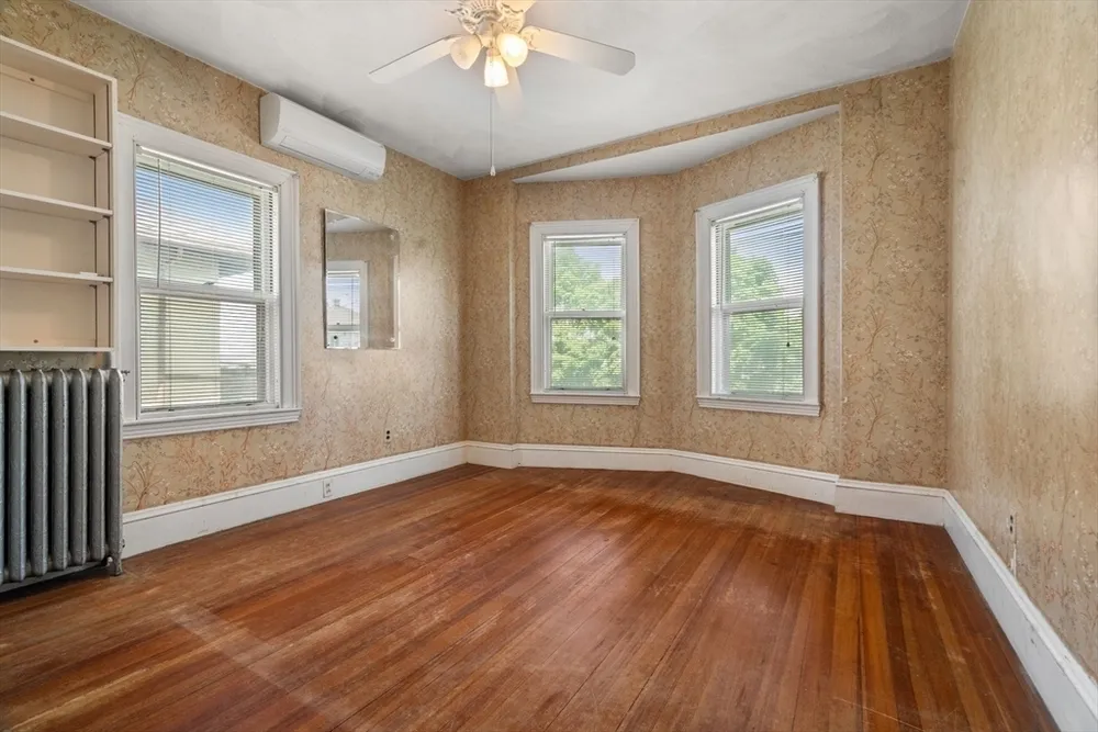 108 Langdon Ave, Watertown, MA 02472