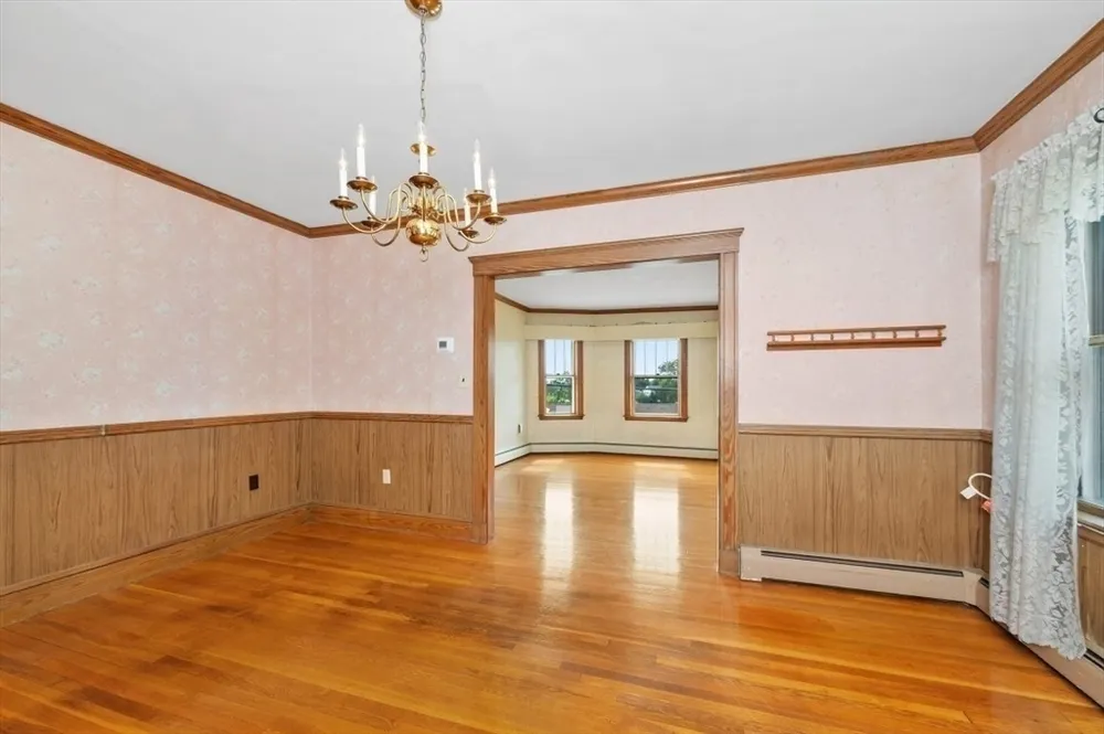 828 E Squantum St, Quincy, MA 02171