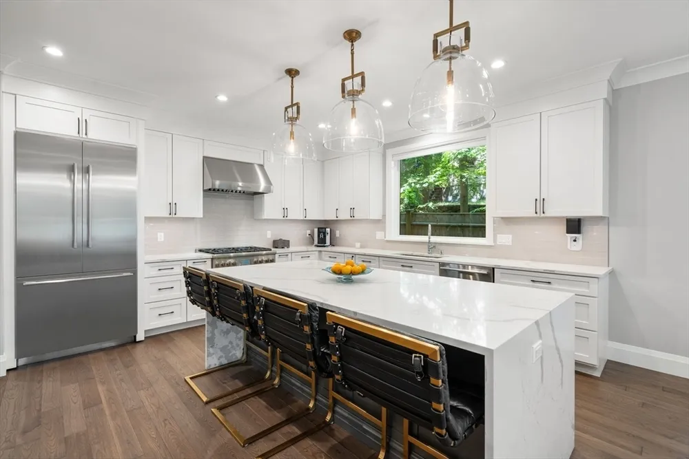 1058 Beacon St, Newton, MA 02459
