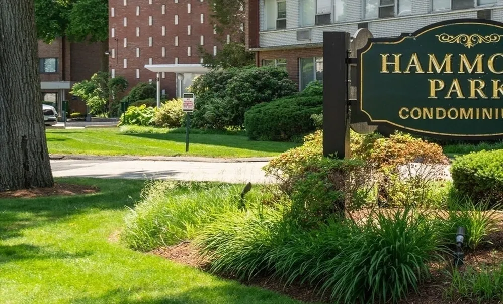 20 Hammond Pond Pkwy, Newton, MA 02467