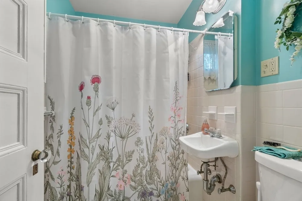 108 Langdon Ave, Watertown, MA 02472