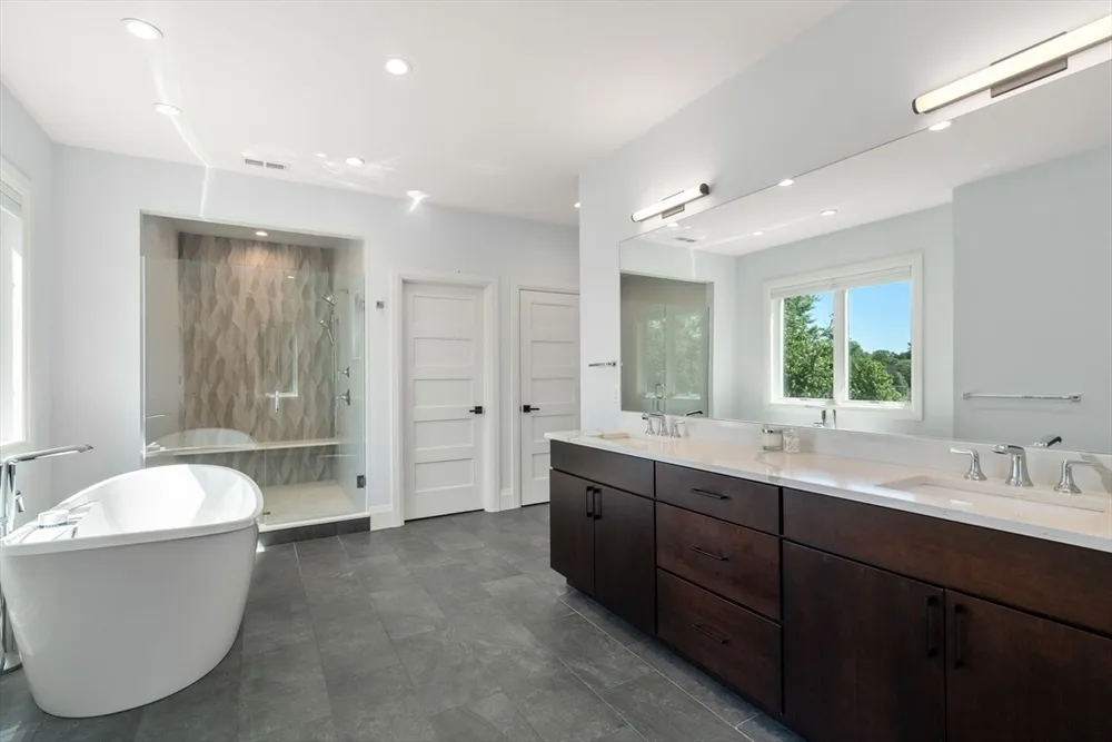 1058 Beacon St, Newton, MA 02459