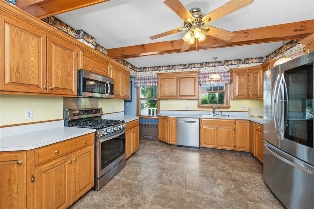 828 E Squantum St, Quincy, MA 02171