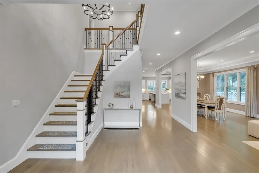 112 Osborne Path, Newton, MA 02459