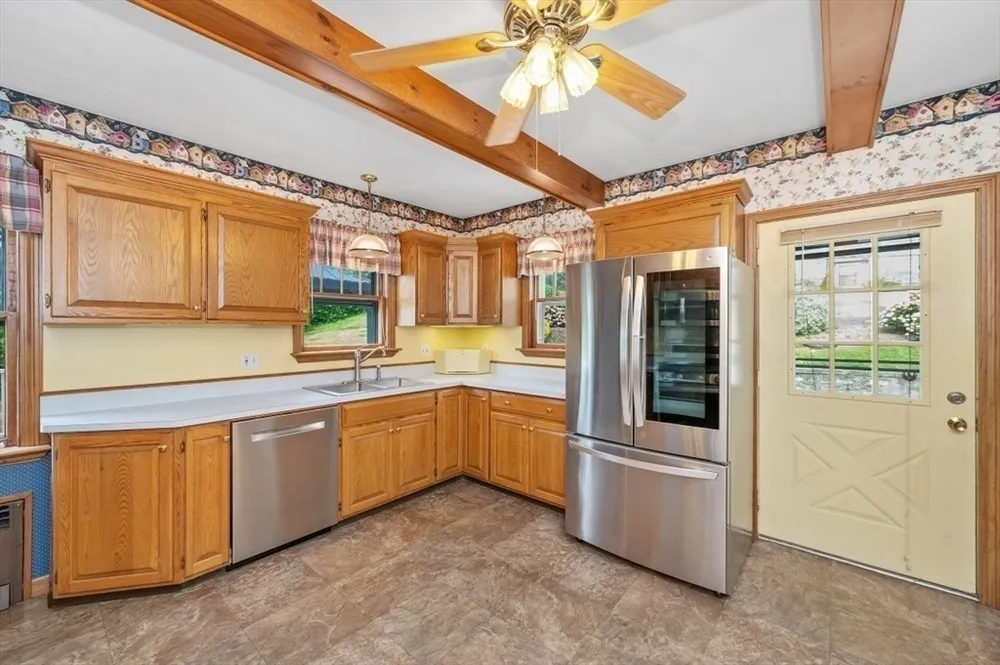 828 E Squantum St, Quincy, MA 02171