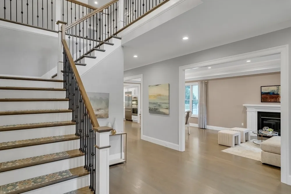 112 Osborne Path, Newton, MA 02459