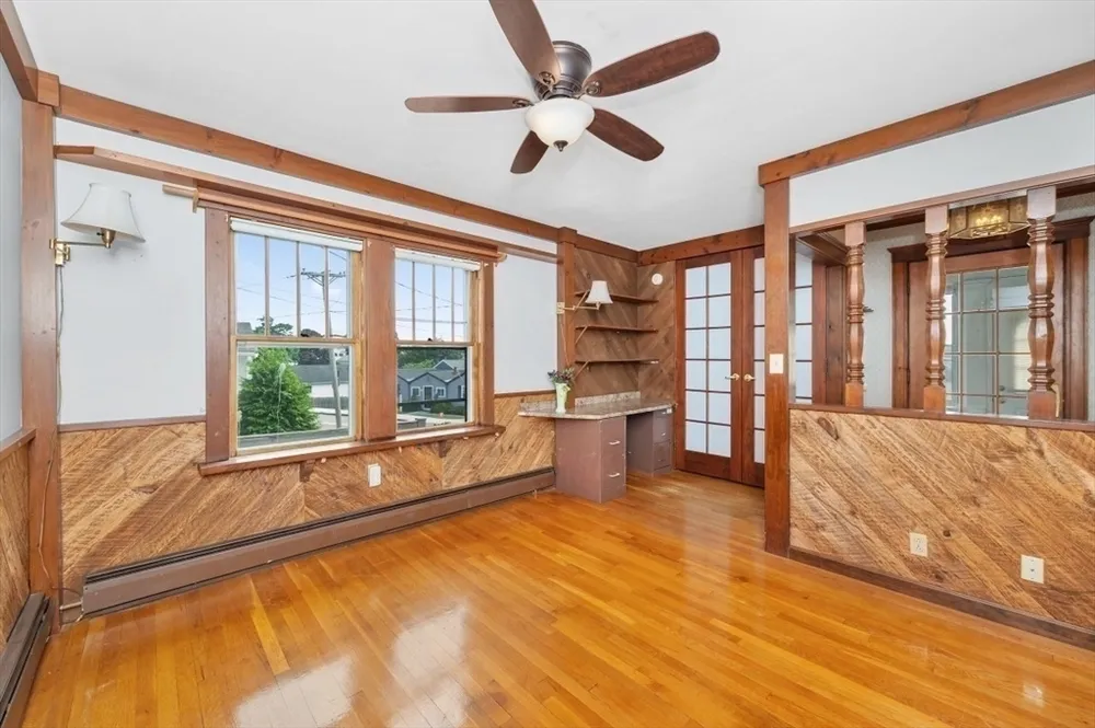 828 E Squantum St, Quincy, MA 02171