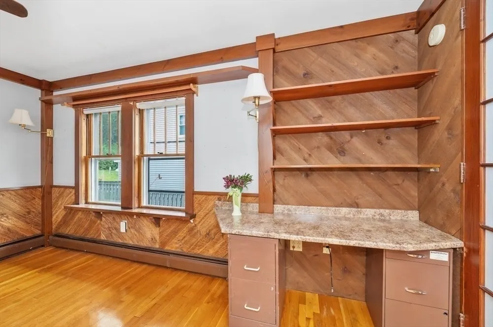 828 E Squantum St, Quincy, MA 02171