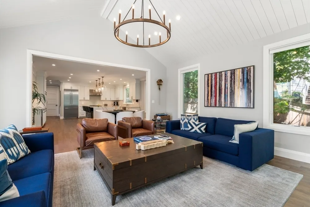1058 Beacon St, Newton, MA 02459