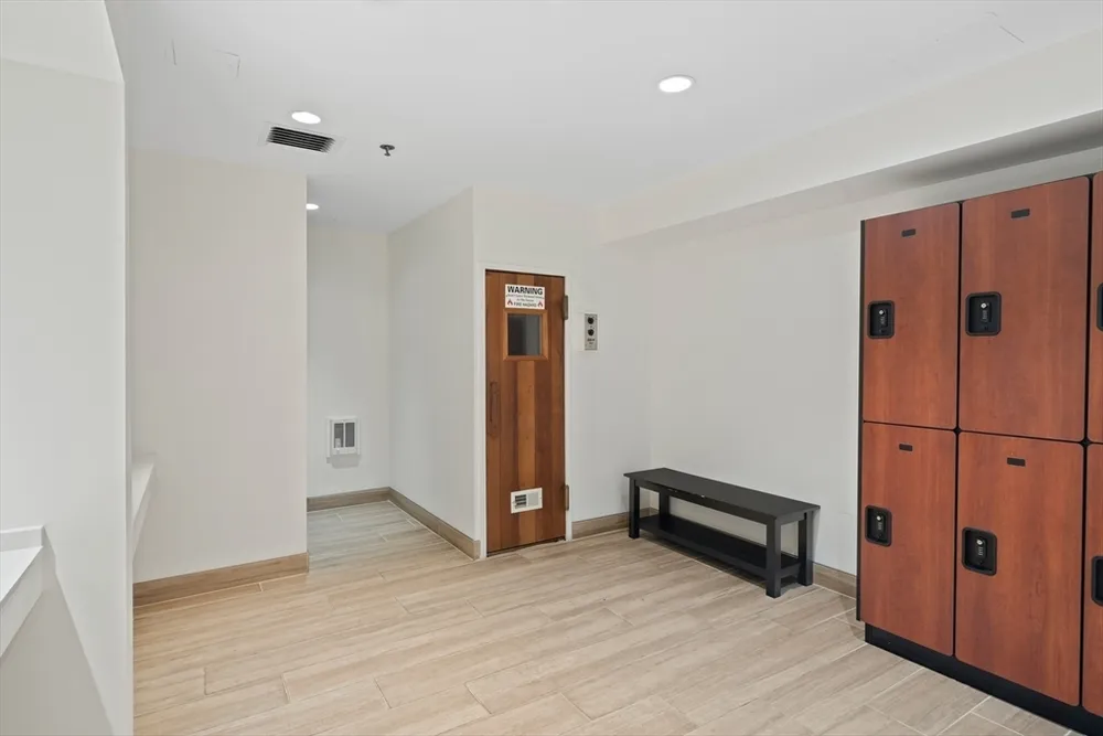 950 Massachusetts Ave, Cambridge, MA 02139