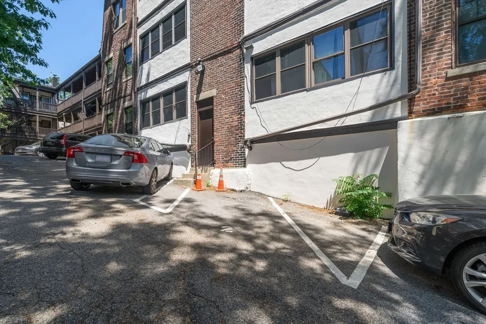 15 Bellvista Rd, Boston, MA 02135