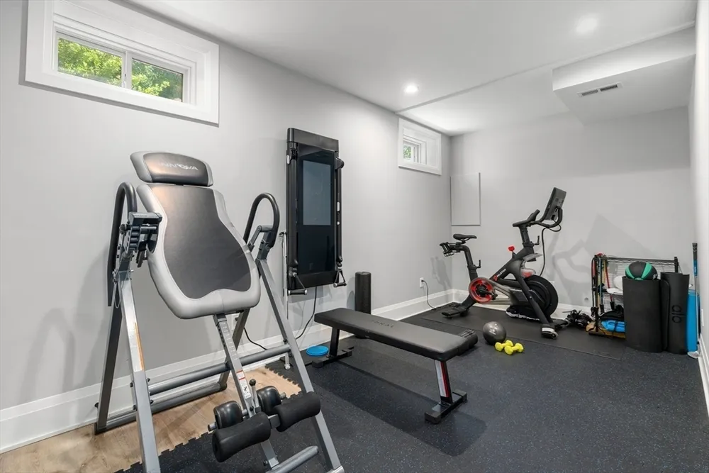 1058 Beacon St, Newton, MA 02459