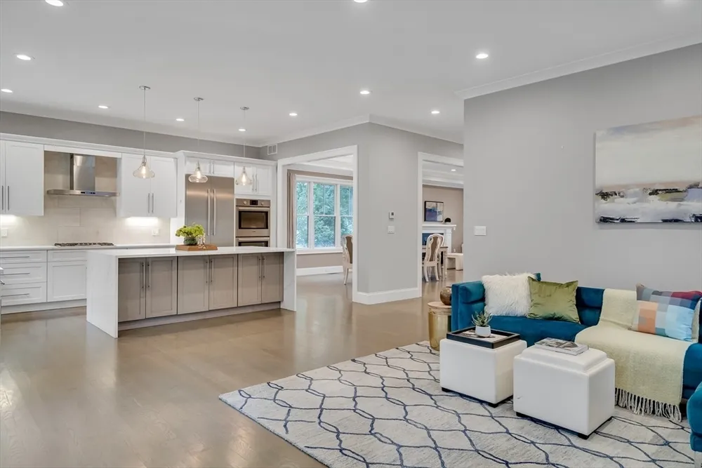 112 Osborne Path, Newton, MA 02459