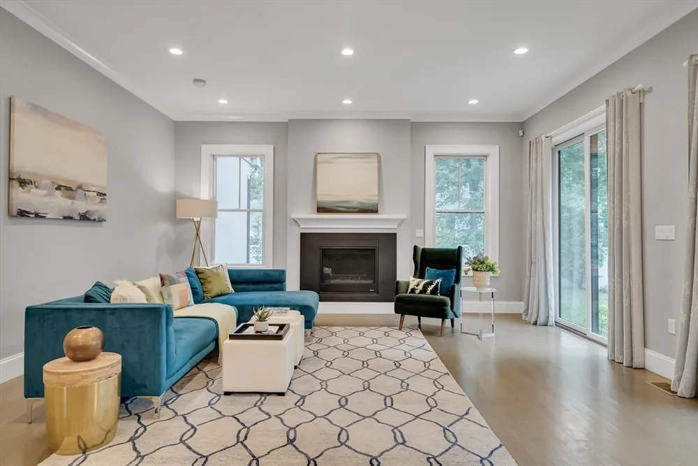 112 Osborne Path, Newton, MA 02459
