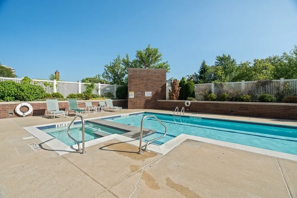 950 Massachusetts Ave, Cambridge, MA 02139