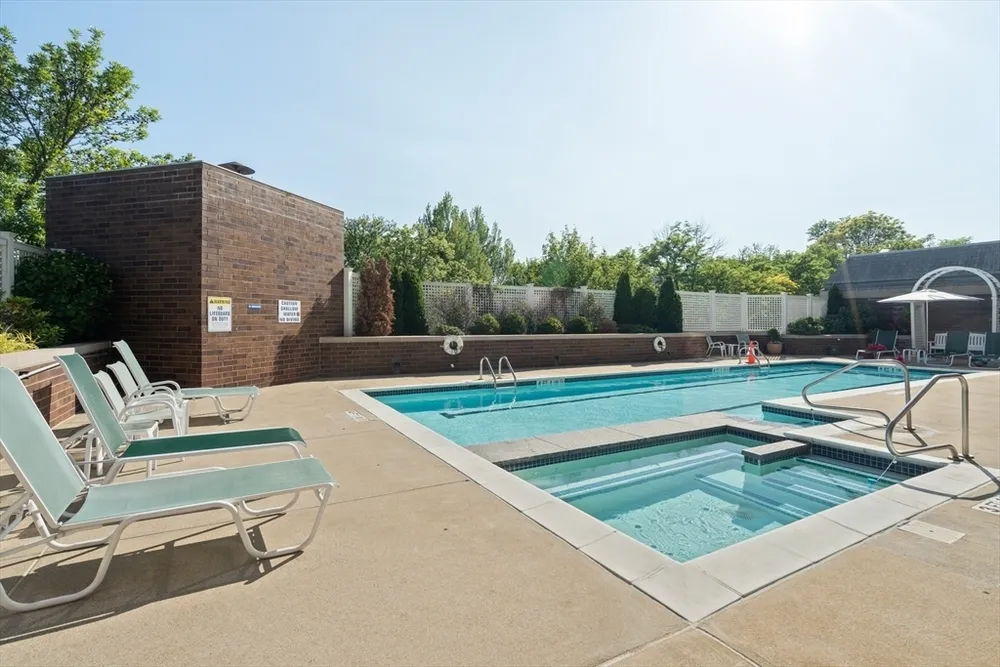 950 Massachusetts Ave, Cambridge, MA 02139