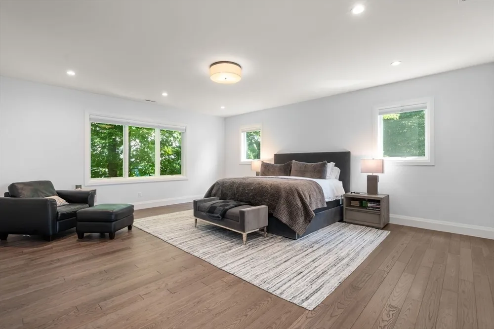 1058 Beacon St, Newton, MA 02459