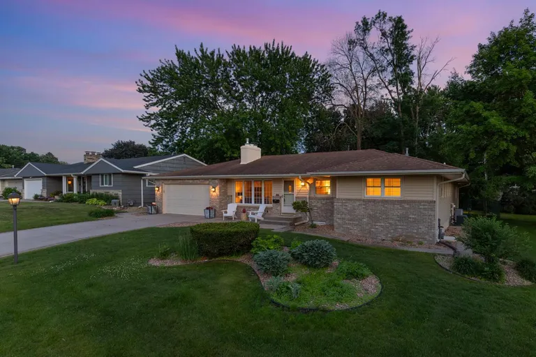 5309 Birchcrest Dr, Edina, MN 55436