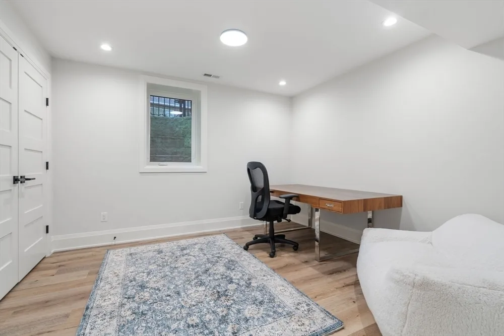 1058 Beacon St, Newton, MA 02459