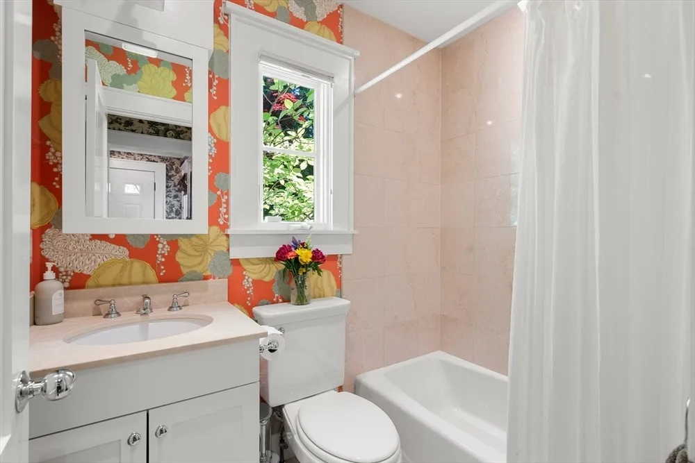 19 Saville St, Cambridge, MA 02138