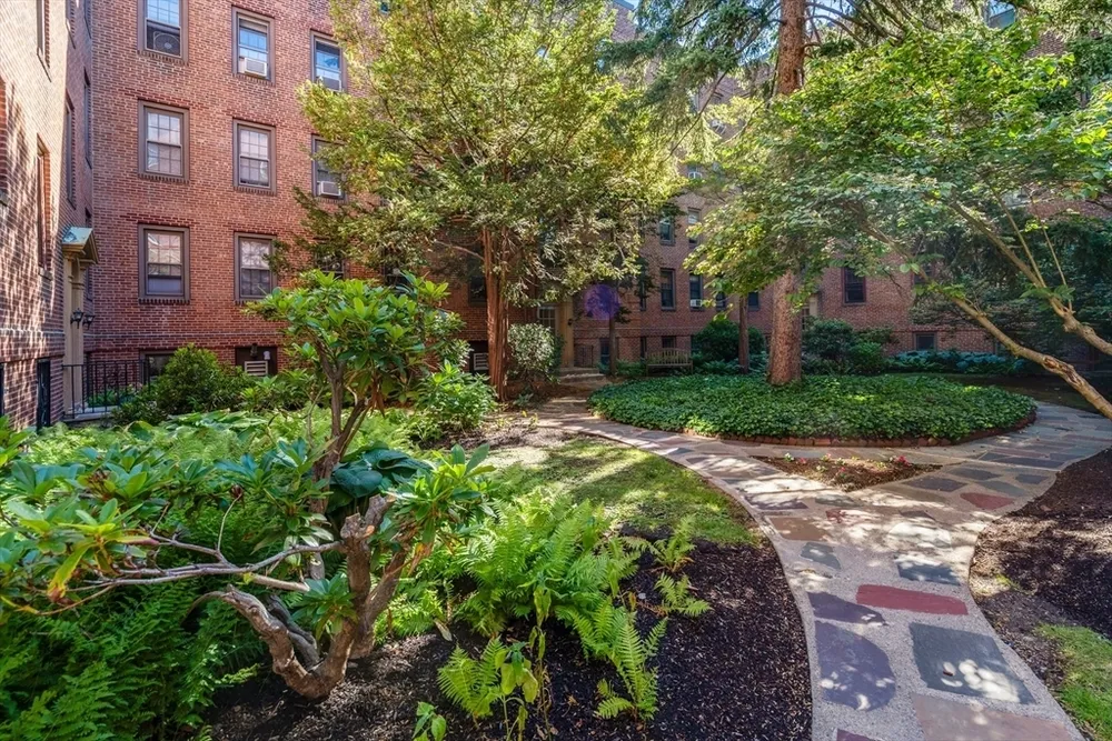 16 Ware St, Cambridge, MA 02138