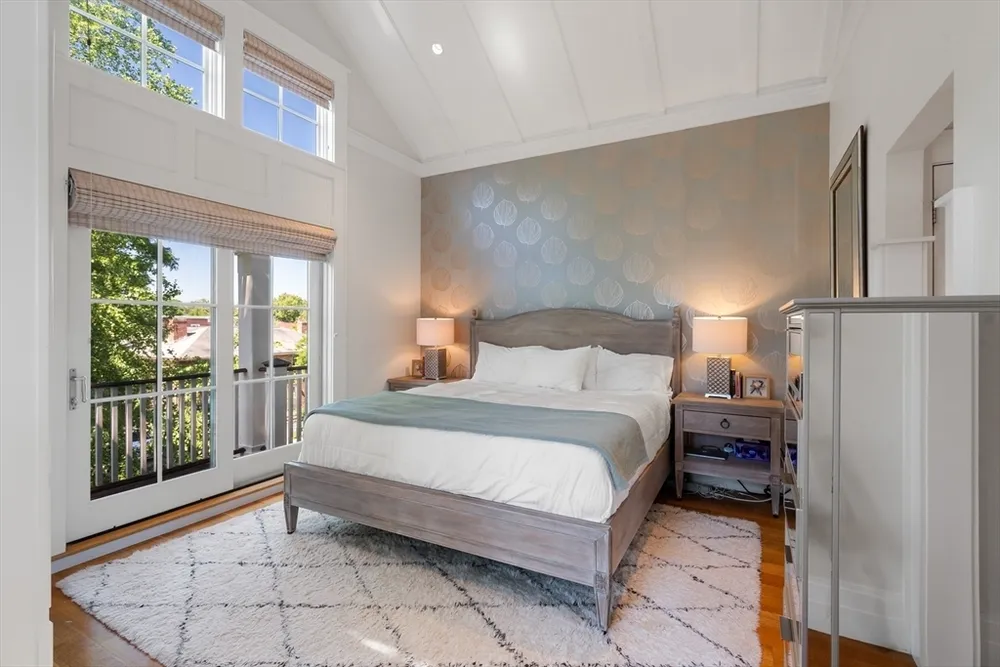 19 Saville St, Cambridge, MA 02138