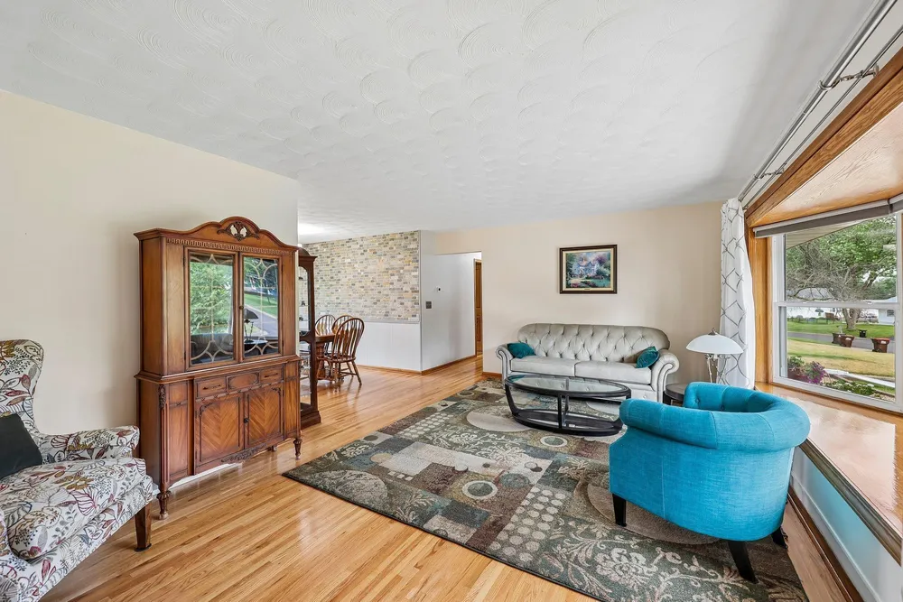 3403 71st St E, Inver Grove Heights, MN 55076
