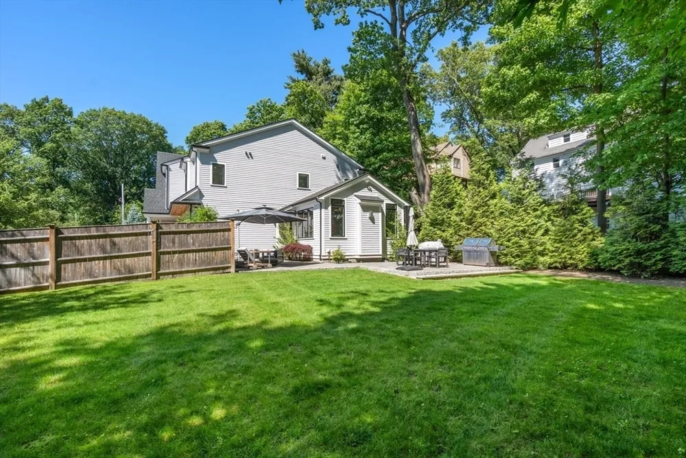 1058 Beacon St, Newton, MA 02459
