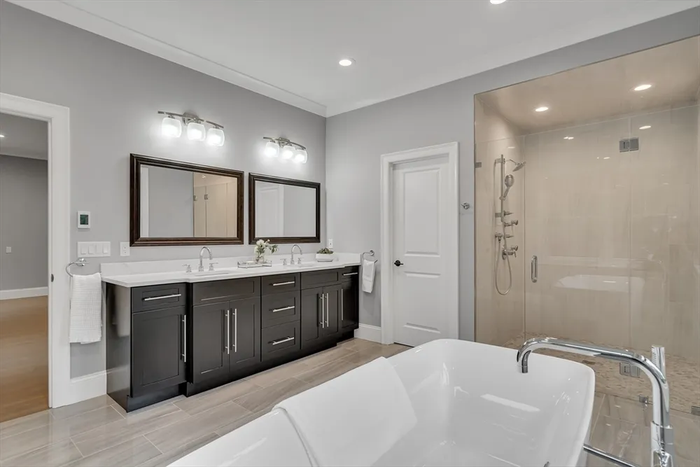 112 Osborne Path, Newton, MA 02459
