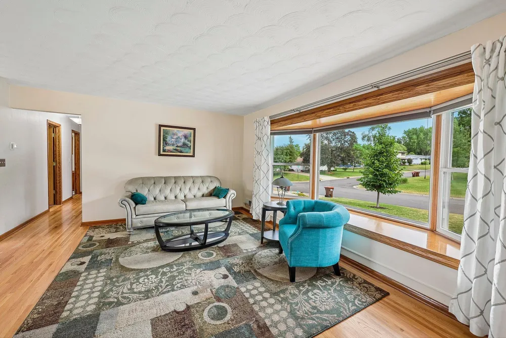 3403 71st St E, Inver Grove Heights, MN 55076