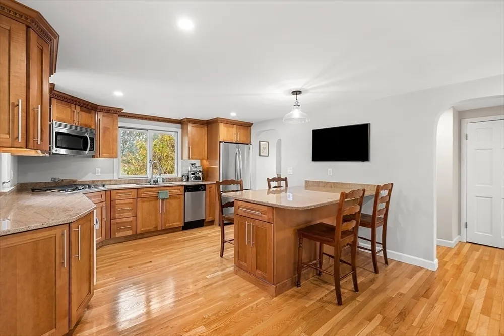13 Curtis St, Lynn, MA 01905