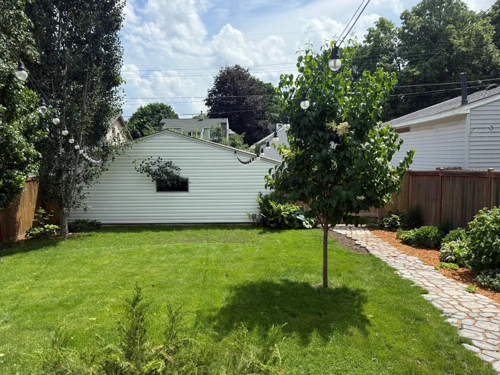 1068 Pleasant Ave, St Paul, MN 55102-3311