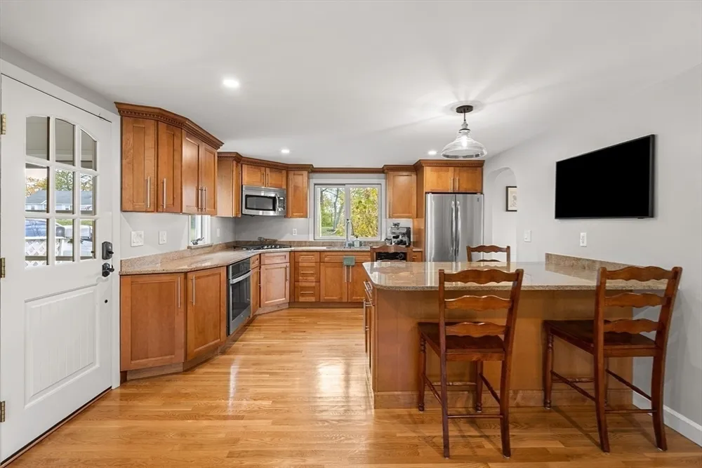 13 Curtis St, Lynn, MA 01905