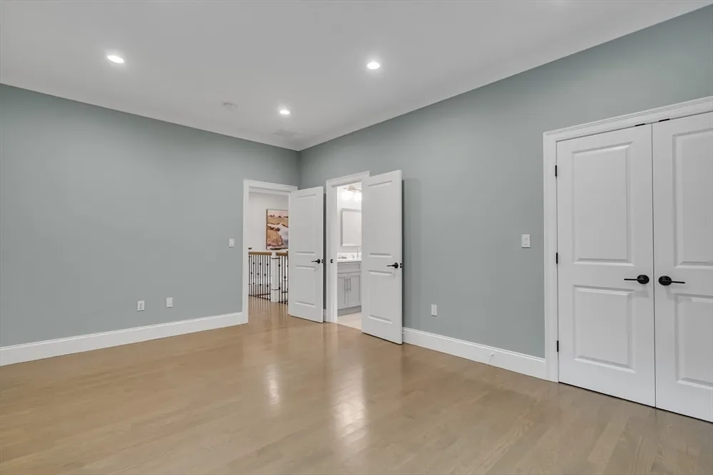 112 Osborne Path, Newton, MA 02459