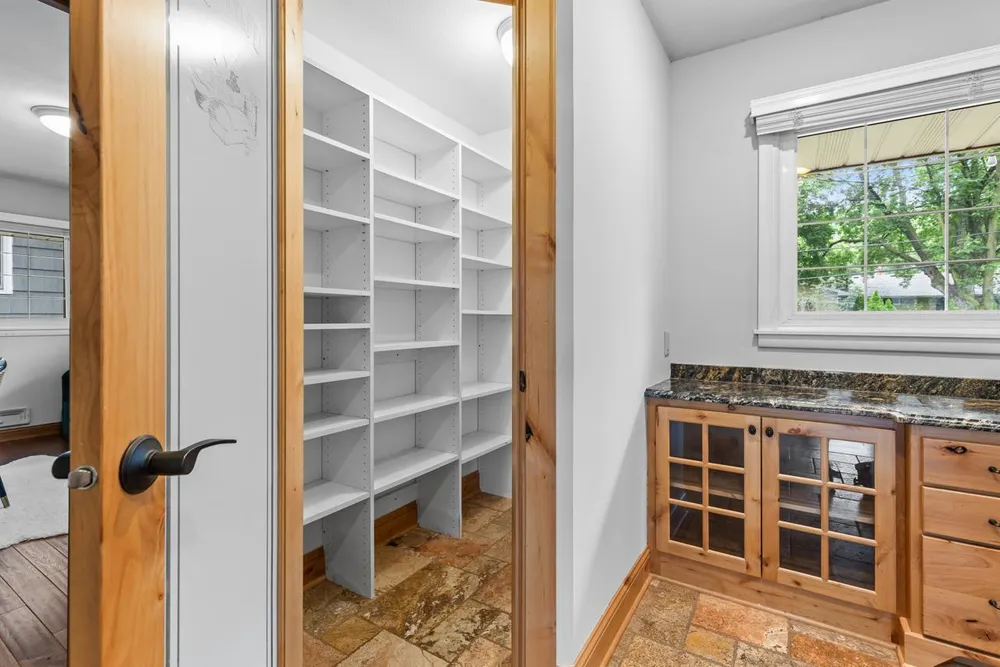 5309 Birchcrest Dr, Edina, MN 55436