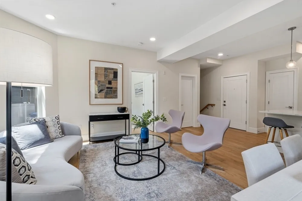 12 Arnold Circle, Cambridge, MA 02139