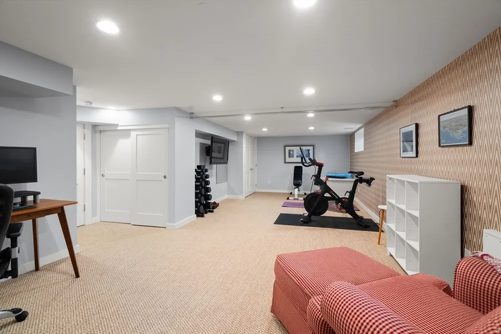 19 Saville St, Cambridge, MA 02138
