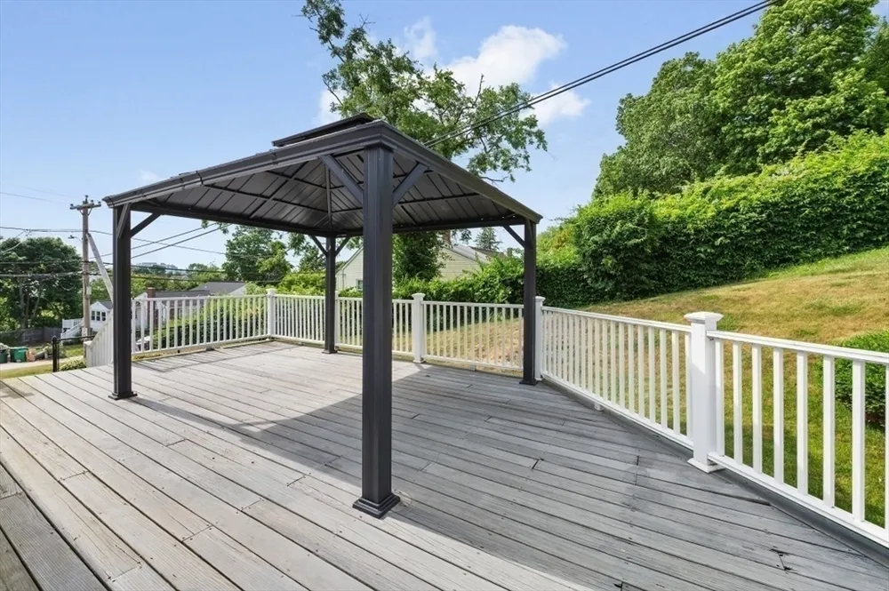 828 E Squantum St, Quincy, MA 02171