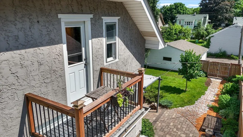 1068 Pleasant Ave, St Paul, MN 55102-3311
