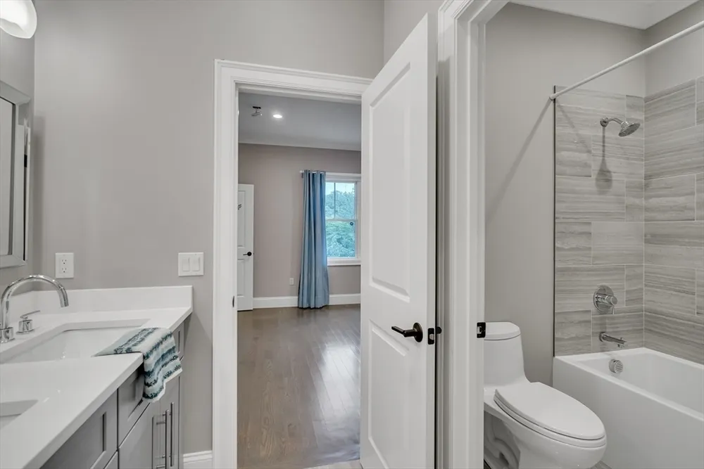 112 Osborne Path, Newton, MA 02459