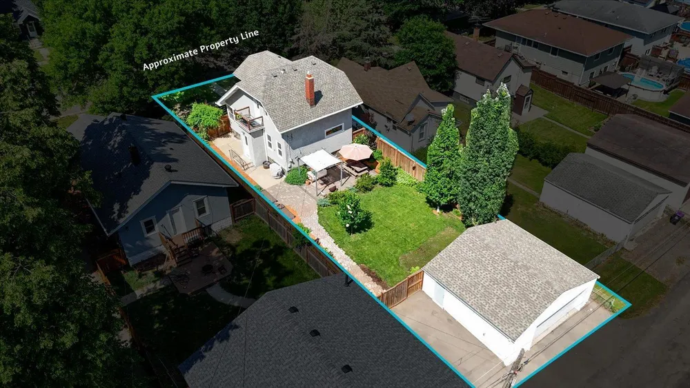1068 Pleasant Ave, St Paul, MN 55102-3311